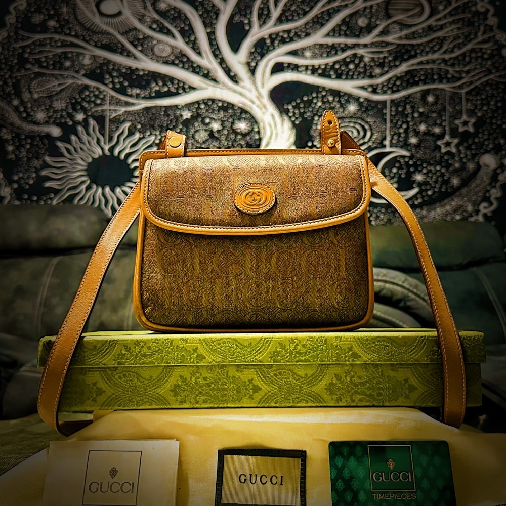 Authentic Vintage Y2K Gucci Brown and Tan Women's crossbody Bag - Picture 8 of 16